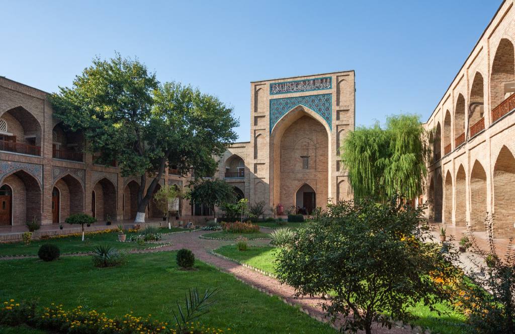 silk road travel itinerary
